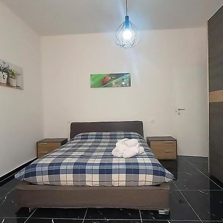 Tra Centro E Mare - Intero Appartamento Con Parcheggio ซาโวนา ภายนอก รูปภาพ