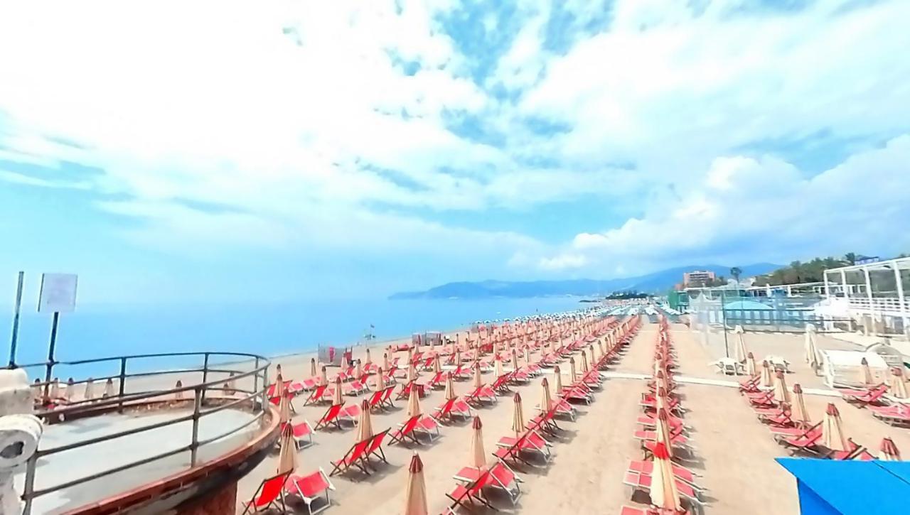 Tra Centro E Mare - Intero Appartamento Con Parcheggio ซาโวนา ภายนอก รูปภาพ